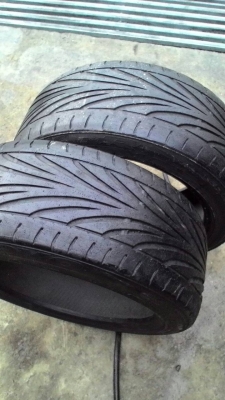 225/45R17 TOYO มี 2 เส้น tel.081-427-3941