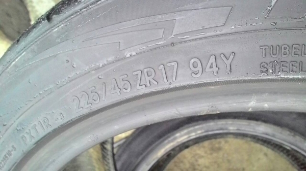 225/45R17 TOYO มี 2 เส้น tel.081-427-3941