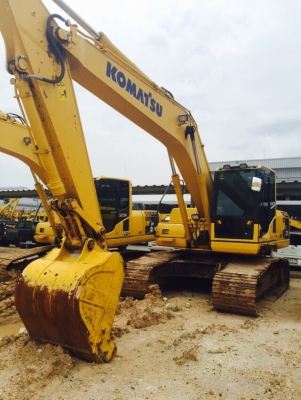 ขายด่วน!! Komatsu PC200-8MO 2,200 ชม.สภาพสวยค่ะ