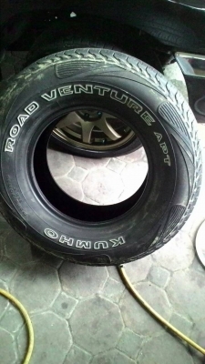 265/70R16 KUMHO ROAD VENTURE APT ปี2012 มี 2 เส้น tel.081-427-3941