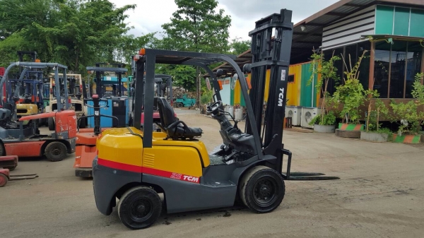 รถยก TCM FD25T3 น้ำหนักยก 2.5 ตัน เสาสูง 4 เมตร เครื่องดีเซล เกียร์ออโต้