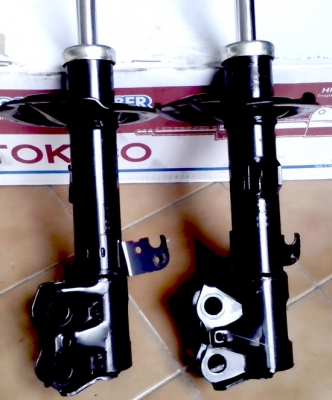 โช็คอัพ COROLLA ALTIS  08-2013 TOKICO
