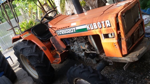 ขายคูโบต้าL2602 DT 4WD  4x4 เพาเวอร์ สนใจติดต่อ ปาน 084-0747874