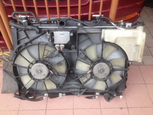 หม้อน้ำ TOYOTA ESTIMA ติดเเผงเเอร์พัดลมของเก่าญี่ปุ่นเเท้สภาพสวย