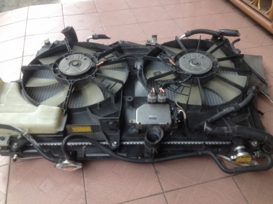 หม้อน้ำ TOYOTA ESTIMA ติดเเผงเเอร์พัดลมของเก่าญี่ปุ่นเเท้สภาพสวย