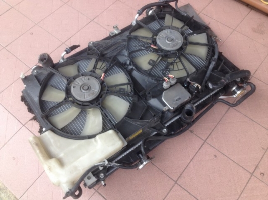 หม้อน้ำ TOYOTA ESTIMA ติดเเผงเเอร์พัดลมของเก่าญี่ปุ่นเเท้สภาพสวย