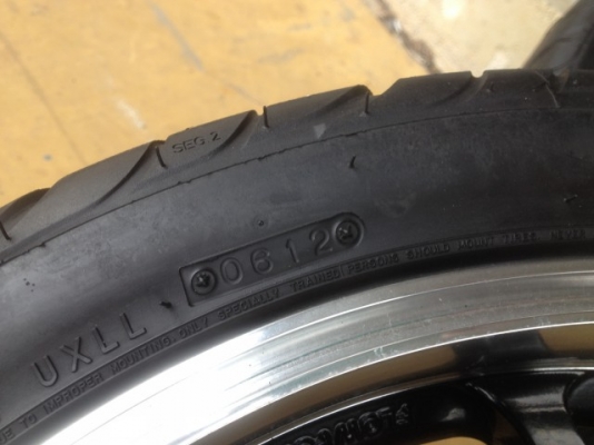 ล้อแท้ ADVAN RACING ของ18กว้าง8อ๊อฟ37สีเดิมยุ่นสภาพสวยยางติดมาปี12