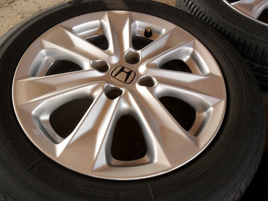 แม็กขอบ15แท้ -4รู100 สวยใหม่กริ๊บ สภาพป้ายแดง พร้อมยาง 175-65-R15(4ล้อ4,500บ.)