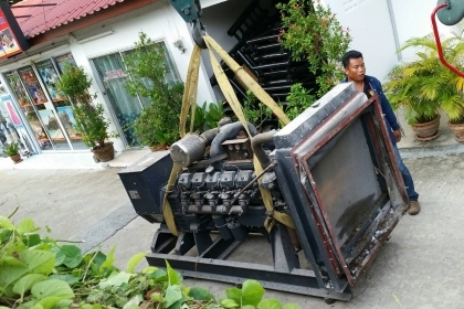 เครื่องปั่นไฟสแตนฟอดร์ 160 kvaสภาพเดิมๆครับเป็นของสแตนฟอดร์ ขนาด 160 kva ครับ  เครื่องดีนิสสัน 10 สูบครับพร้อมใช้ครับ  สนใจสอบถามราคาคุยกันได้ครับ