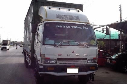 ขาย Fuso ปี 49 220 แรงเทอร์โบ เพลาเดียว ตู้สิบบาน 7.5 m โทร 088-4501277