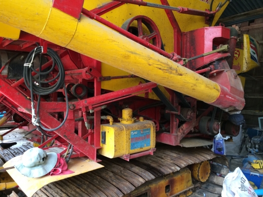 ขายรถเกี่ยวเกษตรพัฒนา รุ้นปลดหนี้ เครื่อง195 ปั้มเบอร์22แฝดอุ้ม ตัวเดินไฮดาร็ด สภาพพร้อมใช้งานครับ โทร 086-2465-934