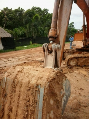 รถขุด EX120-2 เอกสารอินวอยล์ รถสภาพสวย พร้อมใช้ ไฟฟ้าครบ แอร์เย็น ระบบสมบูรณ์