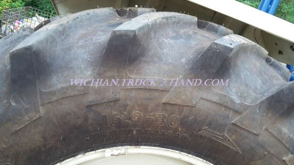 ขายแล้วส่งลูกค้าสระบุรี รถไถฟอร์ด 4000 เครื่อง3สูบ50แรงม้า เครื่อง-เกียร์-ไฮดรอลิกดีมาก ชั่วโมงน้อย เก่านอกสีใหม่ยางใหม่ พร้อมใช้งาน