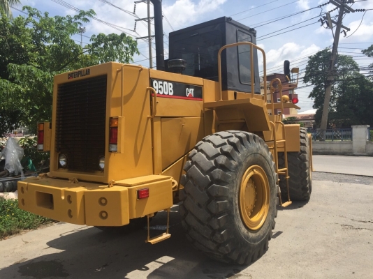 ขายด่วนรถตักล้อยางCAT 950B พร้อมใช้งาน