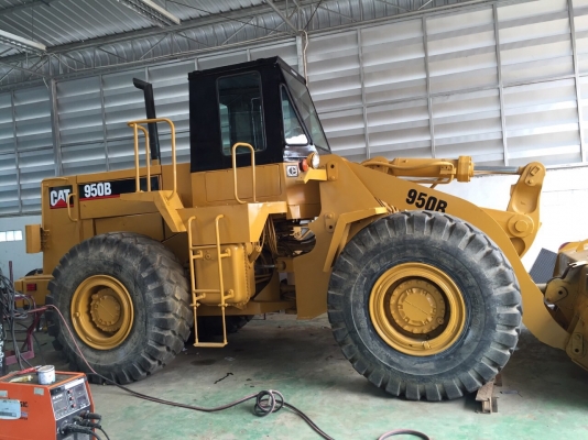 ขายด่วนรถตักล้อยางCAT 950B พร้อมใช้งาน