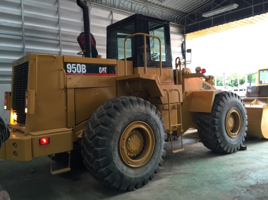 ขายด่วนรถตักล้อยางCAT 950B พร้อมใช้งาน