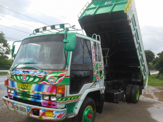 6ล้อ ISUZU ROCKY ดั๊ม เครื่อง 175 แรง เบรคจิ๊ฟฟี่ พวงมาลัยพาว์เวอร์ ช่วงล่างใหญ่ หัวดี เครื่องดี ครัทซีสวย ยาง825 รถสวยพร้อมใช้งาน ขาย 600,000 บาท( ศุภากร 081-4252943)