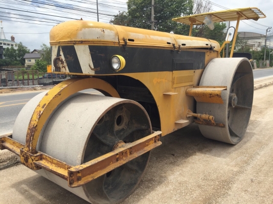 ขายด่วนรถบด3ล้อเหล็กSAKAI KD10 พร้อมใช้งาน