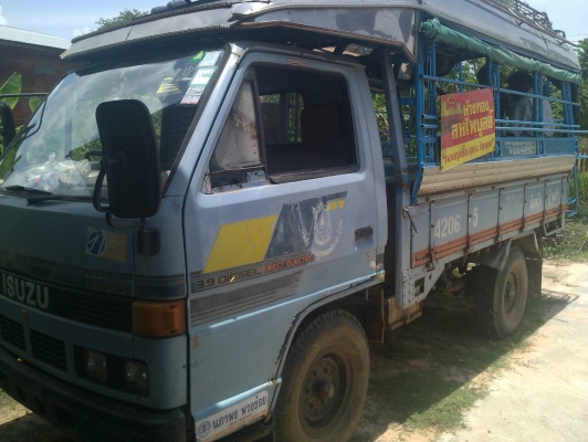 สี่ล้อ อีซูซู NKR 88 รถห้าง มีหลังคารับส่งนักเรียน สภาพวิ่งงานประจำ ทะเบียนพร้อมโอน