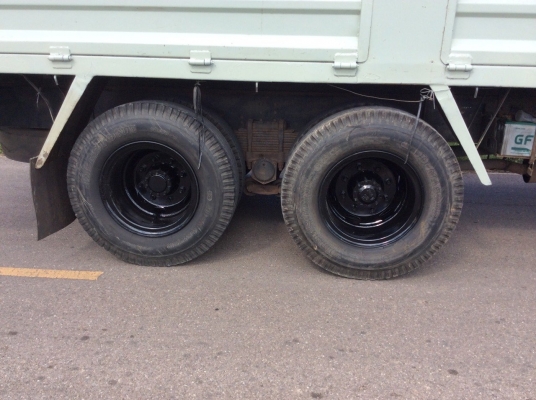 10 ล้อHINO 3H 195 แท้ กระจกไฟฟ้า เครื่องดี ครัทซีสวย ยางดี รถพร้อมใช้งาน ขาย 800,000 บาท ศุภากร 081-4252943