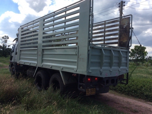 10 ล้อHINO 3H 195 แท้ กระจกไฟฟ้า เครื่องดี ครัทซีสวย ยางดี รถพร้อมใช้งาน ขาย 800,000 บาท ศุภากร 081-4252943