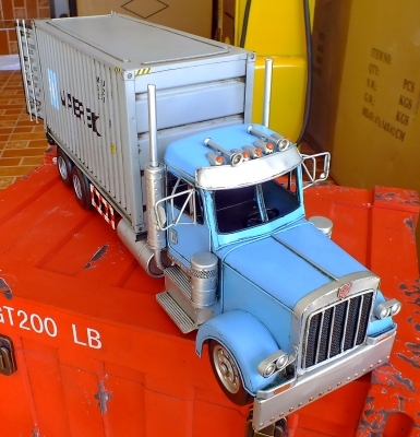 ขายโมเดลรถตู้คอนเทนเนอร์ งานสวยหายาก