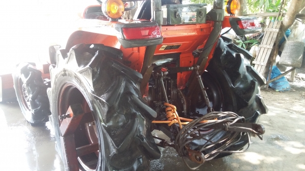 ขอบคุณเสี่ยใหญ่เมืองกำแพงเพชรครับขายรถไถคูโบต้า3608 ใบดันหน้า ตัวปั่น อุปกรณ์2ชิ้น สภาพสวยๆ พร้อมใช้งาน