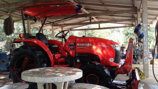 ขอบคุณเสี่ยใหญ่เมืองกำแพงเพชรครับขายรถไถคูโบต้า3608 ใบดันหน้า ตัวปั่น อุปกรณ์2ชิ้น สภาพสวยๆ พร้อมใช้งาน