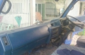 ISUZU NPR 115 HP 4BD1 รถบรรทุกหกล้อ กระบะเหล็กคาร์โก้พื้นไม้ความยาว 4.30 เมตรสภาพดีสวยพร้อมบรรทุกพร้อมใช้งานได้เลยครับ เครื่องยนต์แรงดีแห้งดีไม่มีแตกเยิ้ม ภายในห้องเก๋งคอนโซลสวยครบ เกียร์ยาว พวงมาลัยเพาเวอร์ ช่วงล่างแน่นดีคัชซีสวยทั้งเส้นไม่มีแตกบวม ยาง 7