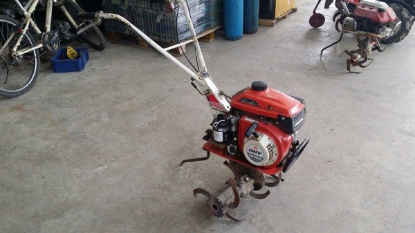 รถพรวนดินเดินตาม SHIBAURA รุ่น KB272  ขนาด 2.5 แรง เก่าญี่ปุ่น  พร้อมชุดพรวนดิน สภาพสวย