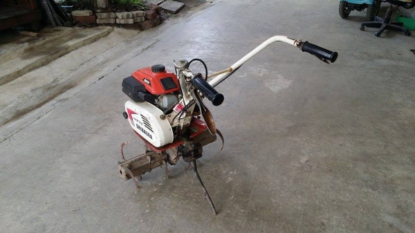 รถพรวนดินเดินตาม SHIBAURA รุ่น KB272  ขนาด 2.5 แรง เก่าญี่ปุ่น  พร้อมชุดพรวนดิน สภาพสวย