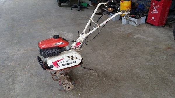 รถพรวนดินเดินตาม SHIBAURA รุ่น KB272  ขนาด 2.5 แรง เก่าญี่ปุ่น  พร้อมชุดพรวนดิน สภาพสวย