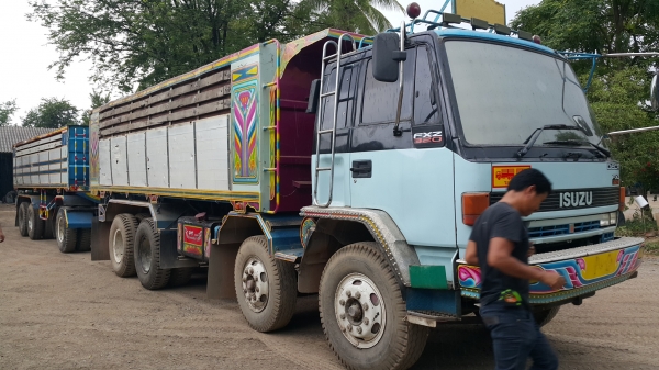 ขายรถพ่วง 24 ล้อ แม่-ลูก กระบะเนียม ISUZU ล๊อค.195 วางเครื่อง 320 เกียร์อีตั้น ช่วงล้าง อีซุ 240 ราคา1250000 สนใจโทรด่วน