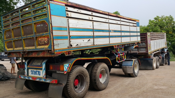 ขายรถพ่วง 24 ล้อ แม่-ลูก กระบะเนียม ISUZU ล๊อค.195 วางเครื่อง 320 เกียร์อีตั้น ช่วงล้าง อีซุ 240 ราคา1250000 สนใจโทรด่วน