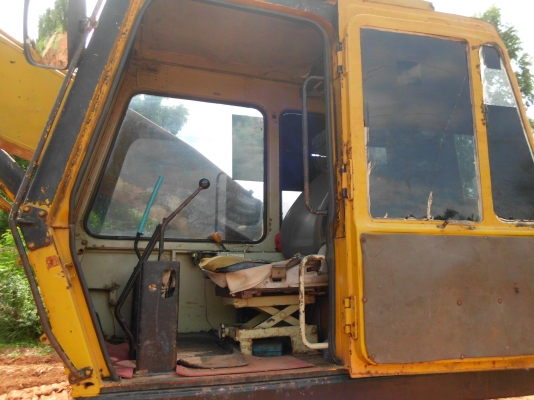 ขายรถแม็คโฮ KOMATSU 200 โทรคุยราคาต่อรองได้ ขายรถแม็คโฮ KOMATSU 200 โทรคุยราคาต่อรองได้