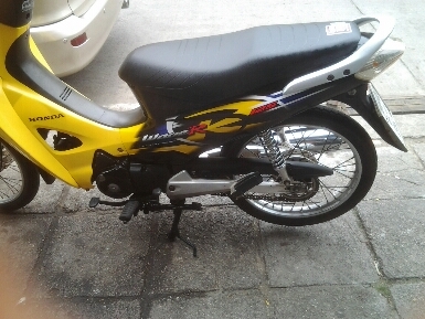 เวฟ125ปี47ตาทเท้า