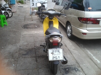 เวฟ125ปี47ตาทเท้า