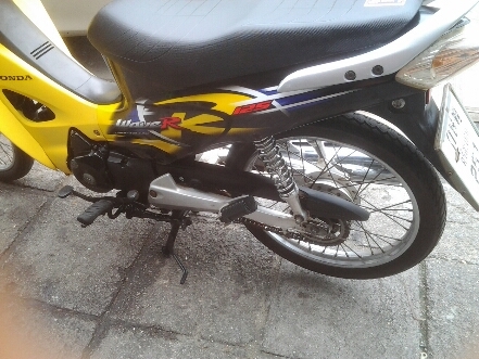 เวฟ125ปี47ตาทเท้า