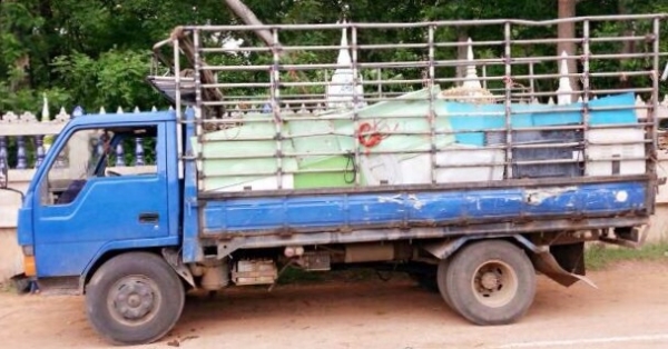 MITSUBISHI CANTER FE 115 HP 4D34 รถบรรทุกหกล้อ กระบะคอกเหล็กความยาว 4.30 สภาพดีพร้อมบรรทุกพร้อมใช้งานได้เลยครับ เครื่องยนต์แรงดีเดิมๆ ภายในเก๋งคอนโซลครบพร้อม พวงมาลัยเพาเวอร์ ช่วงล่างแน่น คัชซีไม่มีแตกไม่มีบวม ยาง 8.25 ขอบ 16 สภาพดี 70\% พร้อมใช้งาน เอกสาร