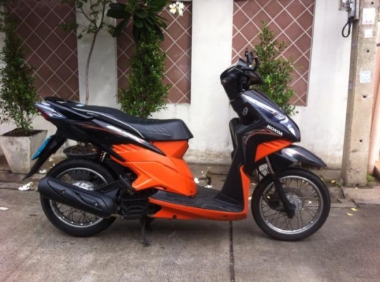 Honda Click 110i หัวฉีด รถสวย เครื่องดี เล่มทะเบียน ภาษีไม่ขาดต่อ