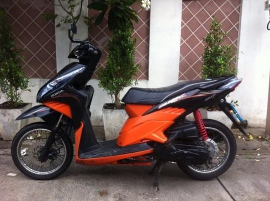 Honda Click 110i หัวฉีด รถสวย เครื่องดี เล่มทะเบียน ภาษีไม่ขาดต่อ