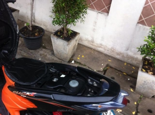 Honda Click 110i หัวฉีด รถสวย เครื่องดี เล่มทะเบียน ภาษีไม่ขาดต่อ