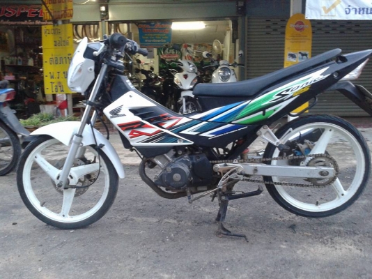 ฮอนด้า โซนิค 125 รถเครื่องเดิม พร้อมใช้พร้อมโอน  17500 บาท