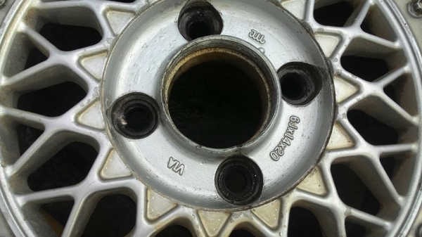 ล้อ ขอบ 14 4 รู 114 กว้าง 6 ถอดจาก c210 มา ล้อ ขอบ 14 4 รู 114 กว้าง 6 ถอดจาก c210 มา