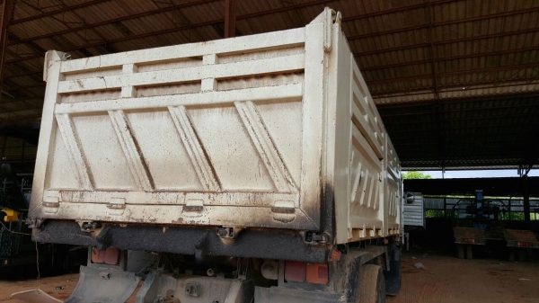 รถฮีโน่ 10 ล้อดั้ม FM1A 260 แรงม้า. ปี 46  ( ปลายปี. )       สนใจติดต่อ  081 - 6079515