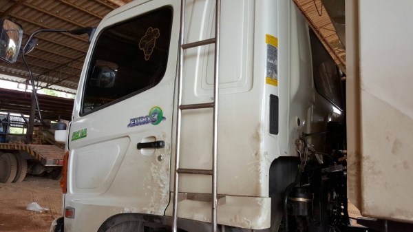 รถฮีโน่ 10 ล้อดั้ม FM1A 260 แรงม้า. ปี 46  ( ปลายปี. )       สนใจติดต่อ  081 - 6079515