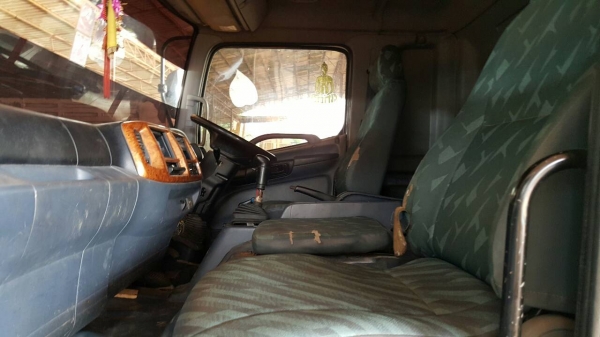 รถฮีโน่ 10 ล้อดั้ม FM1A 260 แรงม้า. ปี 46  ( ปลายปี. )       สนใจติดต่อ  081 - 6079515