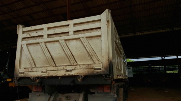 รถฮีโน่ 10 ล้อดั้ม FM1A 260 แรงม้า. ปี 46  ( ปลายปี. )       สนใจติดต่อ  081 - 6079515