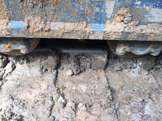 รถแบคโฮ KOBELCO  SK - 140   ( รถทำงาน 3,4xx ชม. )     สนใจติดต่อ  081 - 6079515