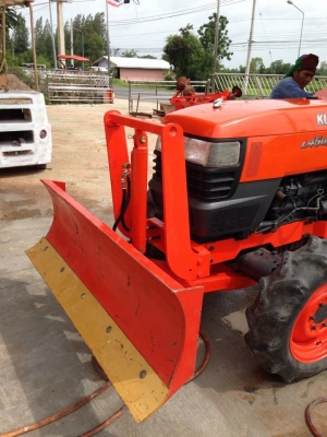 l4508DT พร้อมอุปกรณ์2ชิ้น ราคาเพียง 279000บาทเท่านั้นครับ ยางหน้าใหม่ครับ